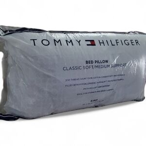 New Tommy Hilfiger White Bed Pillow -Classic Soft/Medium Support. King Size.